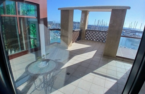 Herzliya Pituach Apartment | Chic hotel suite in superb Herzliya with fitness room, WiFi and pool