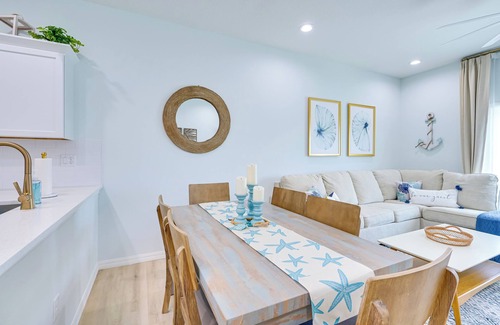 Hudson Beach Estates House | Chic Hudson Townhome: Walk to the Beach!