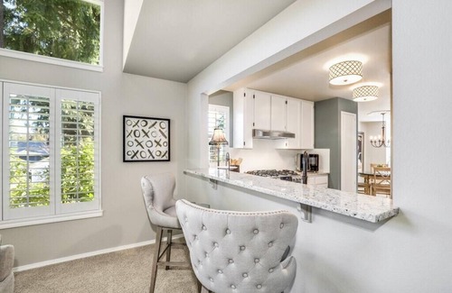 Kirkland House | Chic Kirkland Retreat: King Bed, Private Patio, Minutes from Downtown & Lake WA