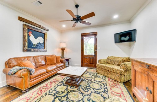 New Roads Apartment | Chic Louisiana Retreat - Balcony and River Views!