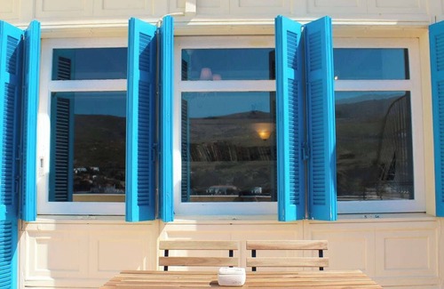 Paleopolis Apartment | Chic Magnificent Sea View Suite