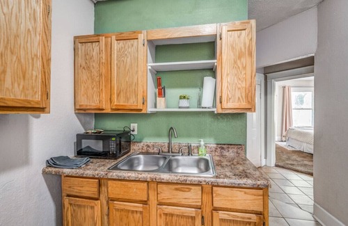 Midtown Apartment | Chic Midtown Apartment Near Zoo, Park and Museums