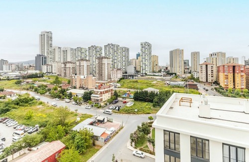 Umraniye Apartment | Chic, Modern and Spacious Flat near Finance City