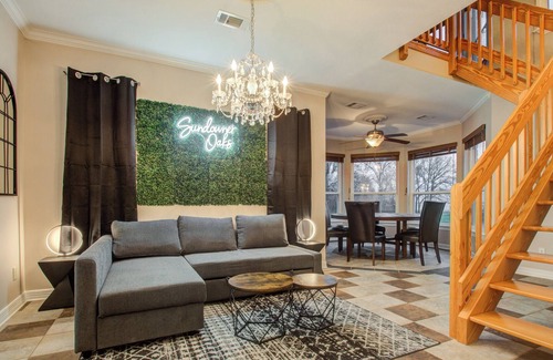Pointblank House | Chic & Modern Getaway Ranch-Lake Livingston View! Houston/Dallas/Austin Getaway