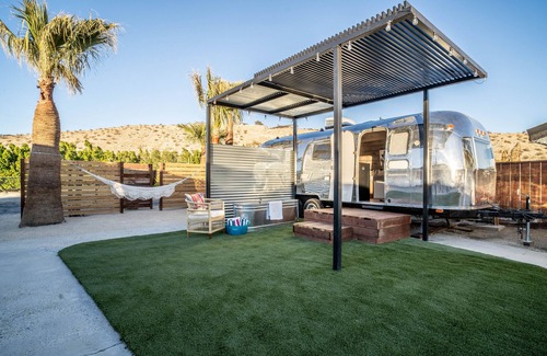 Desert Hot Springs House | Chic & Modern Airstream + Soaking Tub