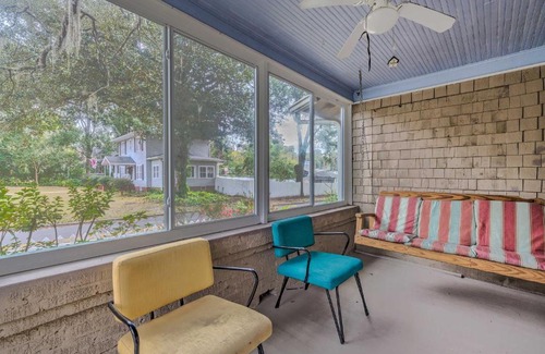 Ocala House | Chic Ocala Home with Yard about 1 Mi to Dtwn Square