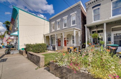 Millvale House | Chic Pittsburgh Townhome with Private Deck!