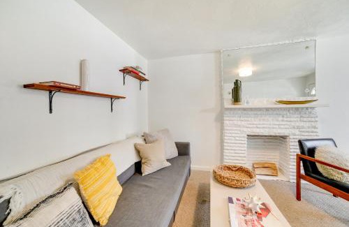 Millvale House | Chic Pittsburgh Townhome with Private Deck!