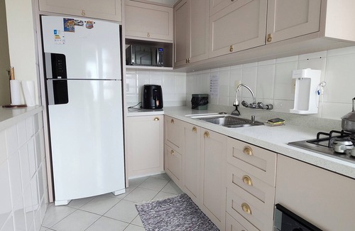 Coqueiros Apartment | Chic - Swimming pool - Barbecue - 80m to the beach!