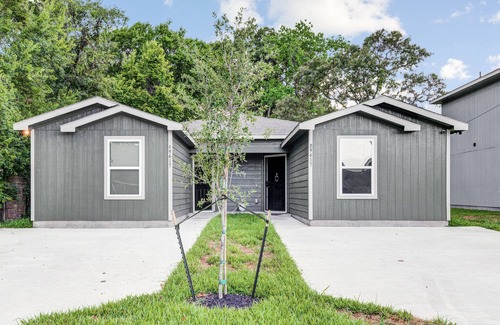 Northside House | Chic smart home - 15 mins from Downtown