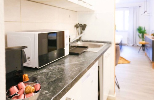 Lindenhof Condo | Chic Studio | 1 Min to HBF
