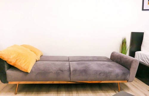 Lindenhof Condo | Chic Studio | 1 Min to HBF