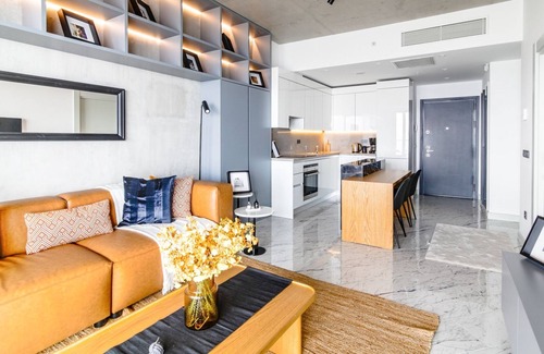 Bomonti Apartment | Chic Studio Flat w Balcony in Sisli Sinpas Queen
