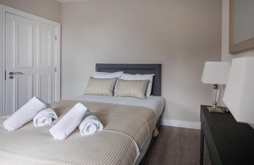 Belfast City Centre Apartment | Chic studio sleeps 2 in Belfast City Centre