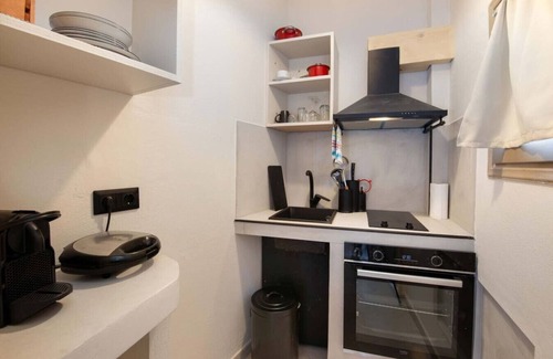 Gaios Apartment | Chic Studio Steps from Gaios Square