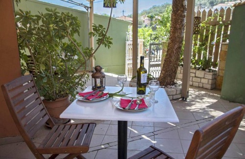 Gaios Apartment | Chic Studio Steps from Gaios Square