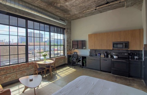 Midtown Hotel | Chic Ultramodern Studio Loft w/Designer Features