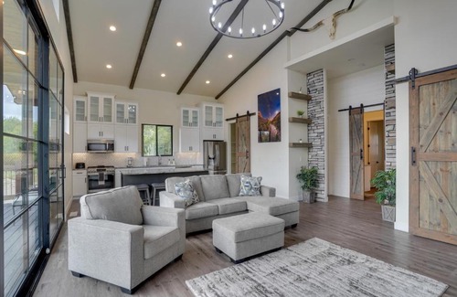 Annabella House | Chic Utah Getaway with Fireplace, Sauna and 2 Decks!