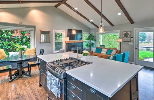 Lincoln Cottage | Chic Vancouver Cottage: 1 Mile to Main Street