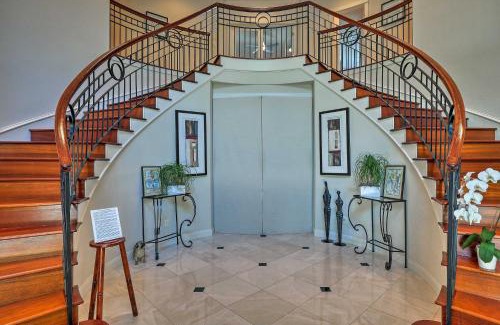 Rob Roy On The Lake House | Chic Villa with Infinity Pool 10 Mi to Downtown!