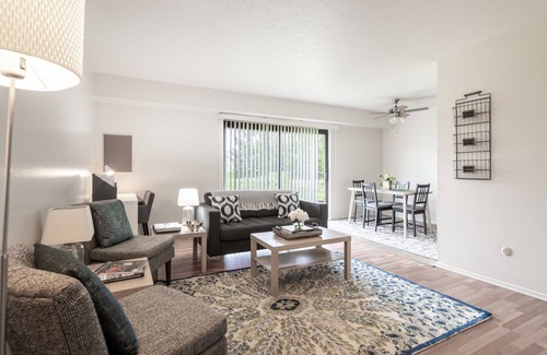 Mentor Apartment | Chic1Bd Apt Ideal for Traveling Professionals!n