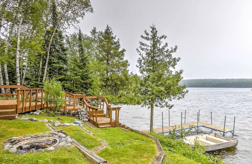 Stambaugh House | Chicagon Lakefront Cabin: Private Sauna & Dock with Rowboat - Near Ski Brule