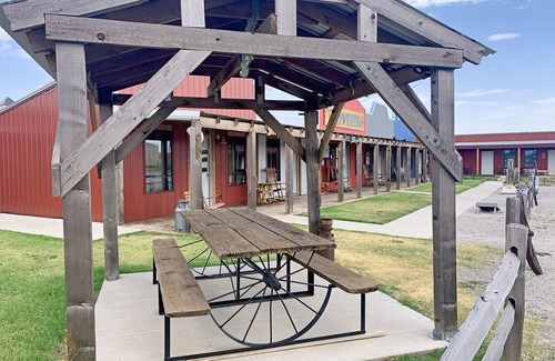 Cache Cabin | Chief Cabin at The Lazy Buffalo Explore the Wichita Mountains Relax & Unwind