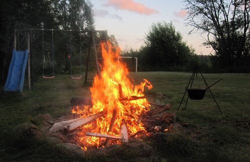 Vetlanda Cottage | Child friendly house - suitable for 2 families - on a sunny spot, lake, boat