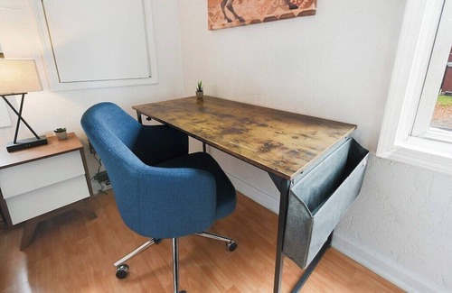 Aspinwall House | Child Friendly, Parking, King Bed, 15 min to DT