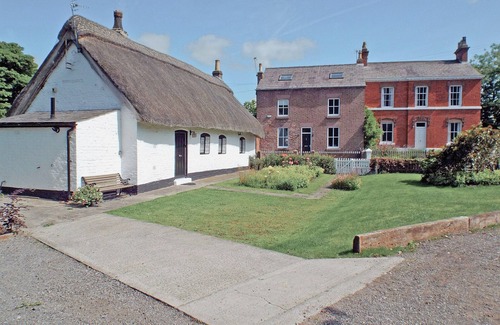 Hale Village Cottage | Childe Of Hale Cottage - 27896