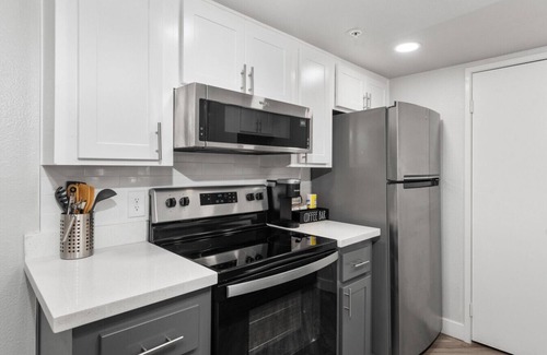 Tempe Apartment | Chill 2BR Near ASU, Pool, Grill, Pkng, Pet Frndly