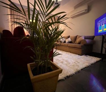 Al Duqqi Apartment | Chill out, An Atmosphere of Sophistication Awaits You