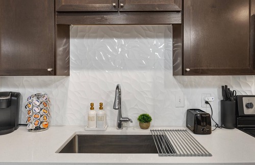 Frisco Original Donation Apartment | Chill & Tone 1-BR Haven w/King Bed, Sofa Bed, Pool & Gym