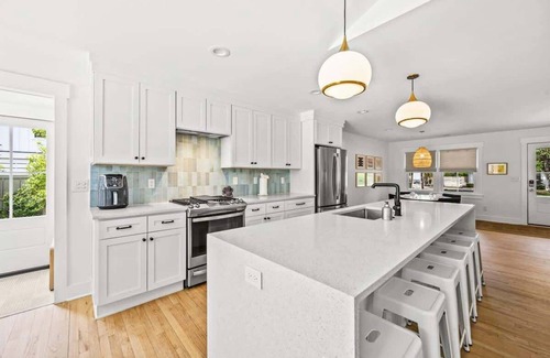 Isle of Palms House | Chilled Private Pool! - Pets Considered - Isle of