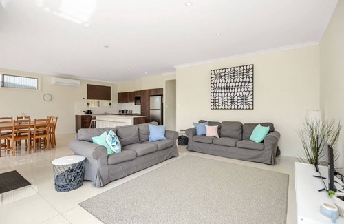 Hayborough House | Chiton Rocks Beach House