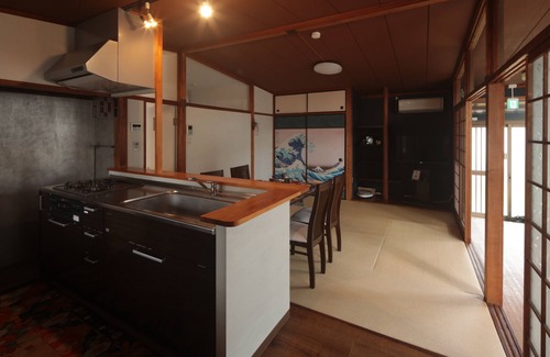 Kita Ward House | Chitose|5 min. from station|Spacious old house that feels like home|Max 7 people|Free parking|Garden with BBQ|Kurashiki 10 min.