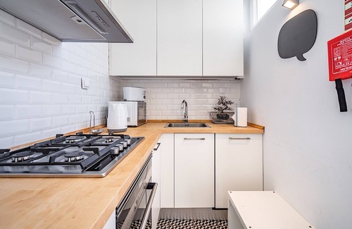 Santo Condestavel Apartment | Chives Apartment, WiFi, AC, Balcony !New!