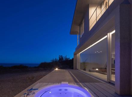Tatsugo Villa | CHLOROBIANCO amami