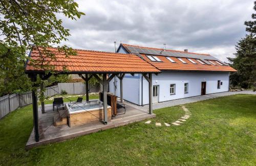 Hluboka Apartment | Chlum 5
