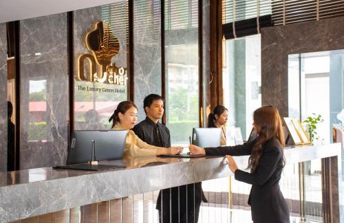 Bang Sao Thong Hotel | Chor Cher The Luxury Green Hotel - SHA Extra Plus