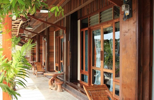 Amphawa House | Chotika Riverfront