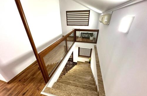 Campina House | Chris Mountain Retreat