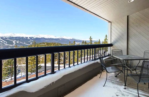 Baldy Mountain Condo | Christmas at Gold Point Resort in Breckenridge
