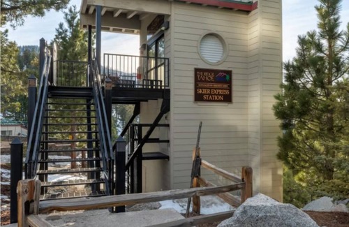 Tahoe Village Condo | CHRISTMAS @ Heavenly SKI IN/OUT! 1-bedroom condo @ The Ridge Tahoe Dec 21st-28th