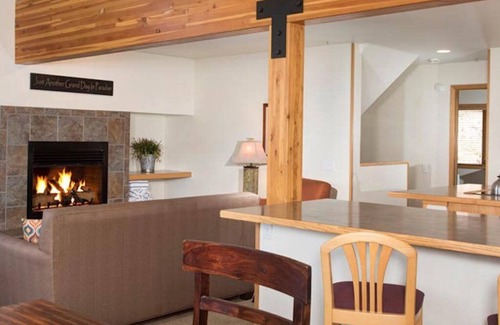 Woodmoor Condo | Christmas in Breckenridge! Dec. 22-29 units with lock off and garage!
