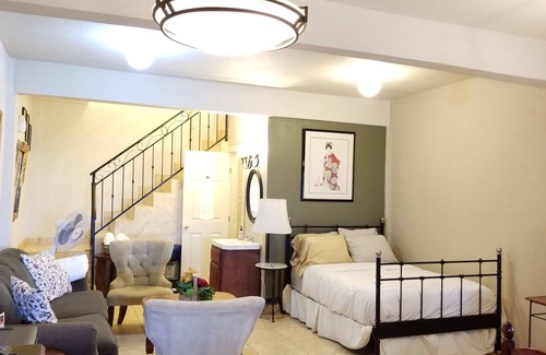 Huacatay Villa | Christys Villa #3 Studio unit with Huge Balcony