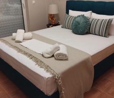 Nafplion City Centre Apartment | Chrysa's Luxury Apt. View of Palamidi