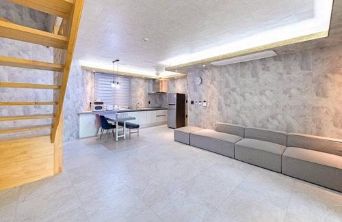 Chuncheon House | Chuncheon Poolhouse Epop