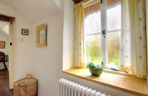 Whitchurch Canonicorum Cottage | CHURCH COTTAGE, pet friendly in Whitchurch Canonicorum