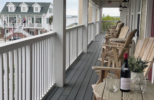 Crystal Coast Condo | Church Street #7 -Cozy 1-bedroom condo in charming downtown Swansboro